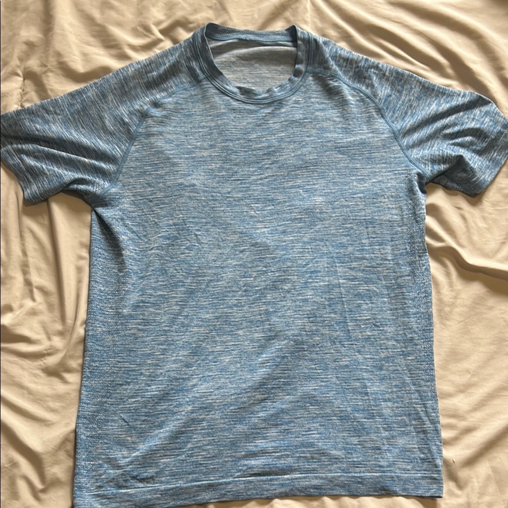 Men's lululemon workout T-Shirt